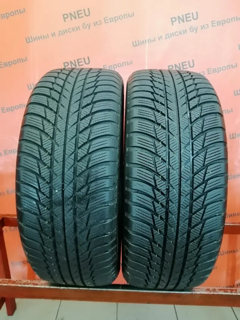Пара б/у шин 215/55 R17 Bridgestone Blizzak LM-001