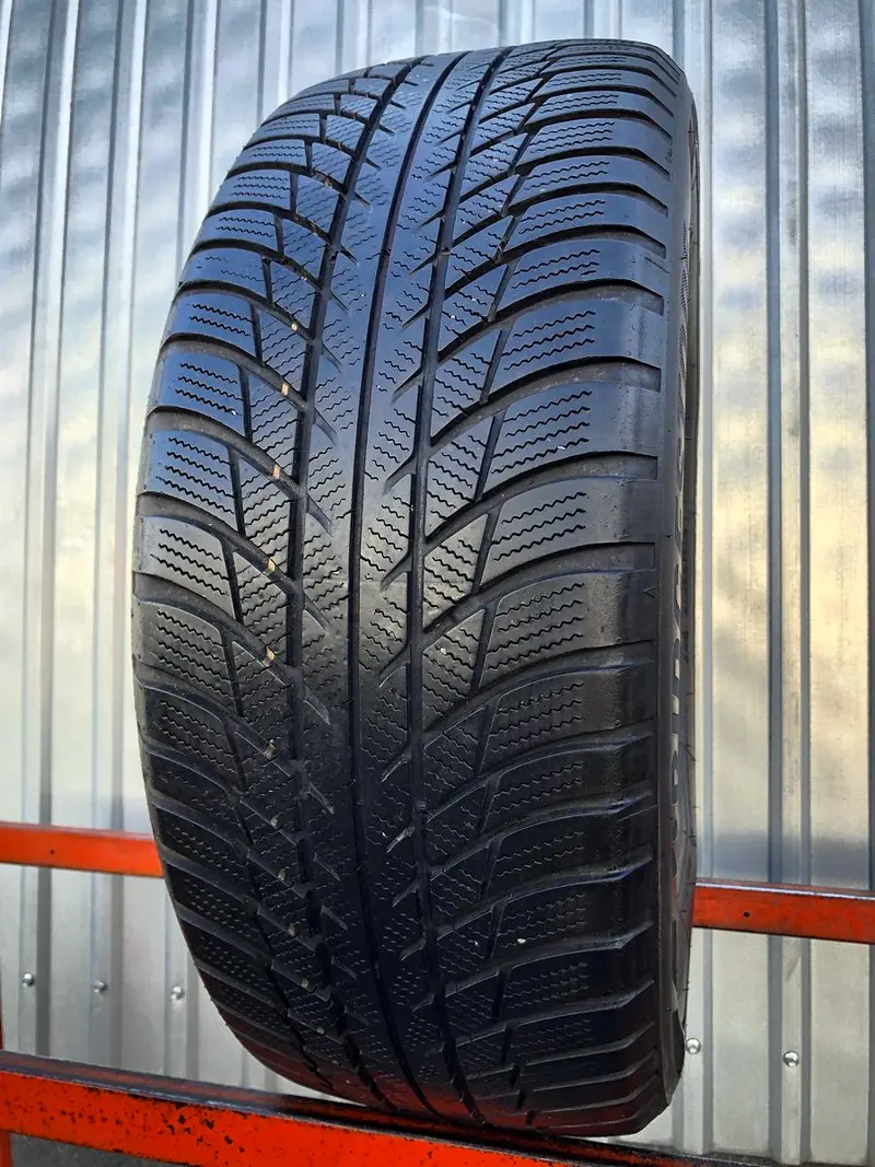 Б/у шина 215/55 R17 Bridgestone Blizzak LM-001