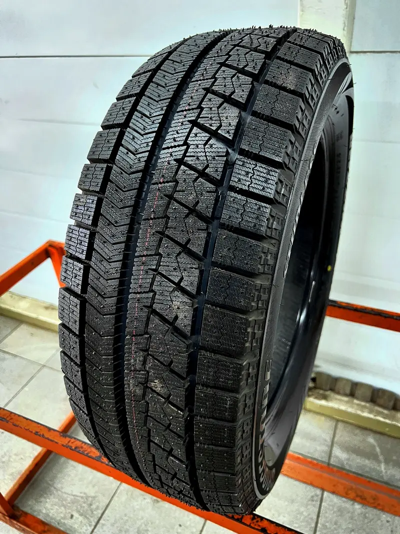 Новая шина 215/55 R17 Bridgestone Blizzak VRX