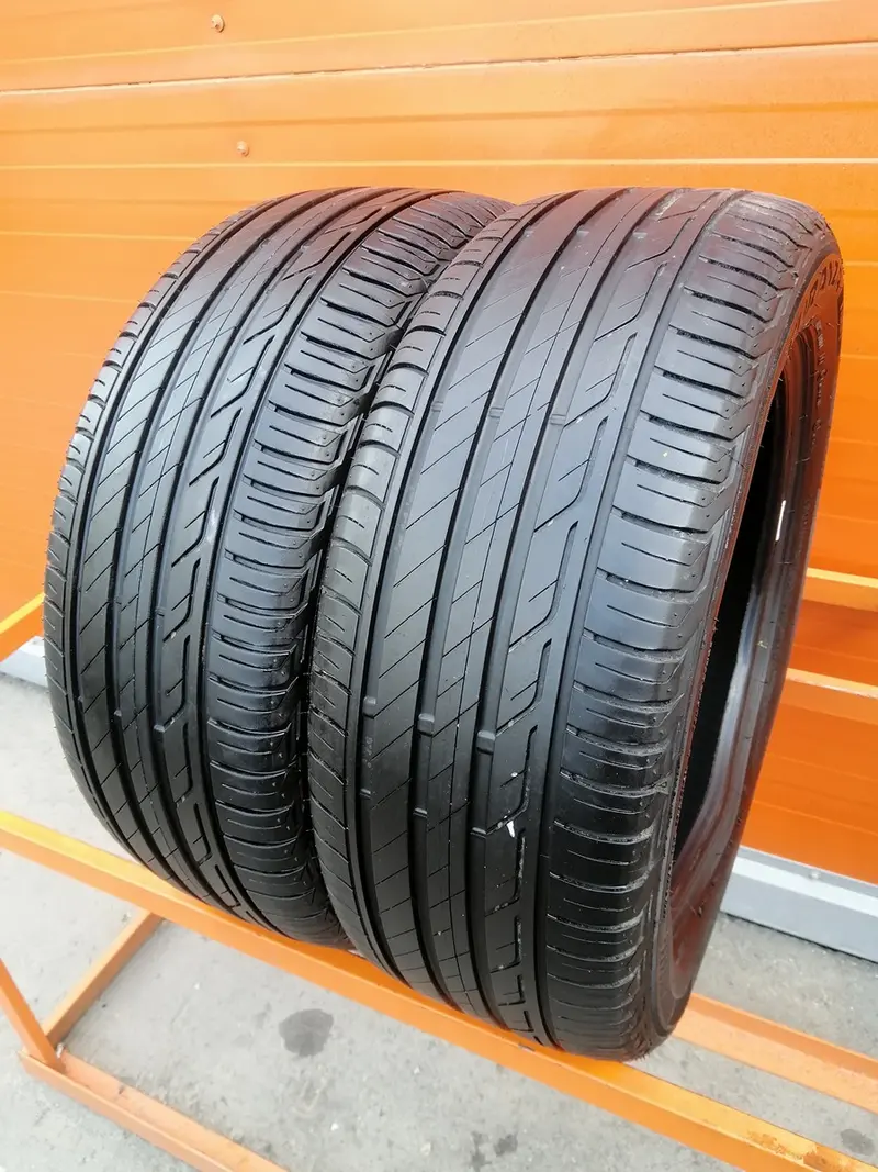 Пара б/у шин 215/55 R17 Bridgestone Turanza T001