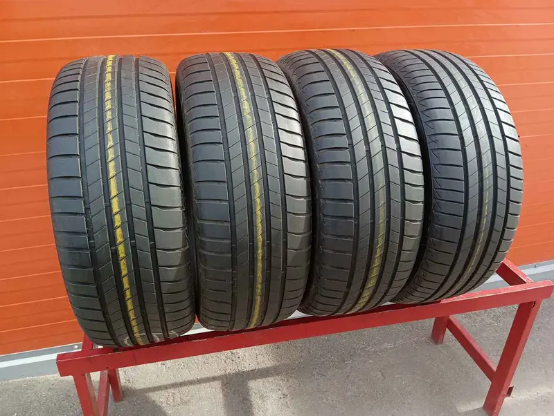 Комплект б/у шин 215/55 R17 Bridgestone Turanza T005