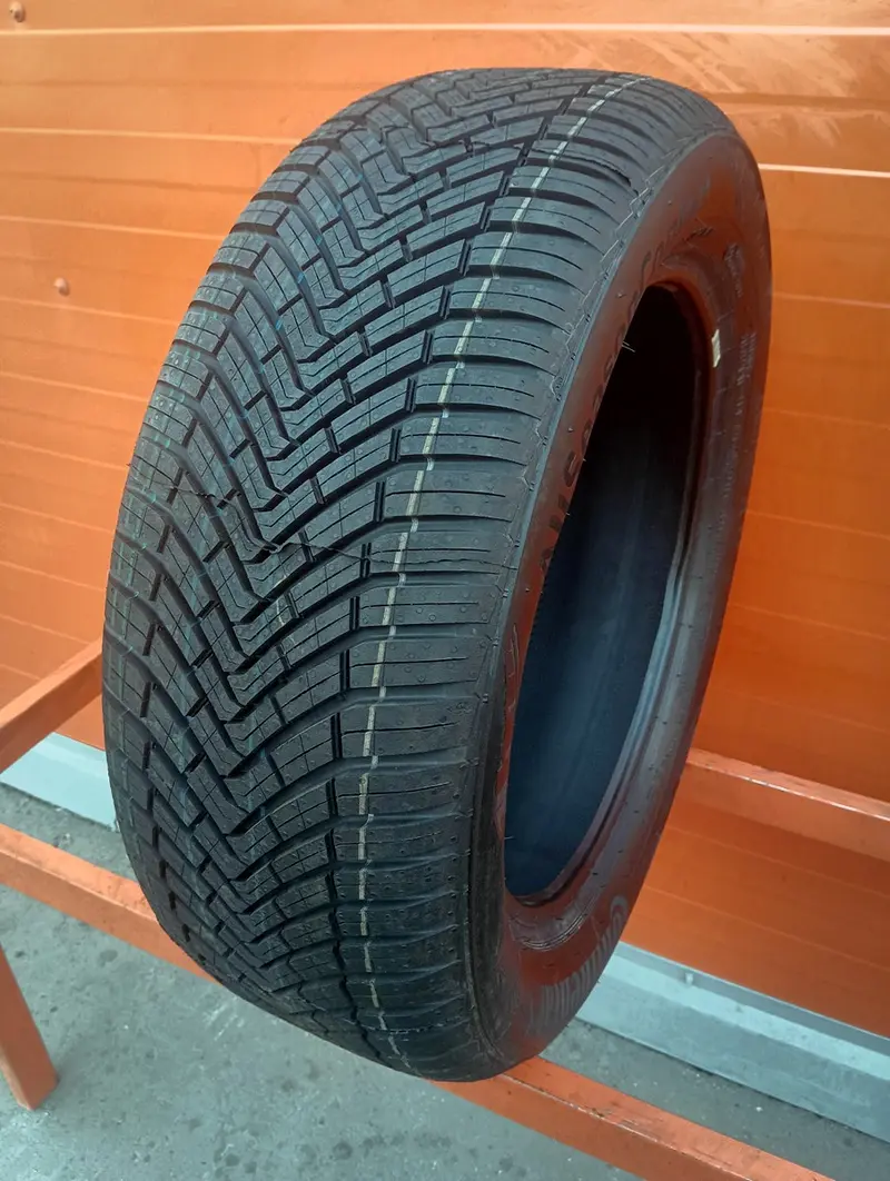 Б/у шина 215/55 R17 Continental AllSeasonContact