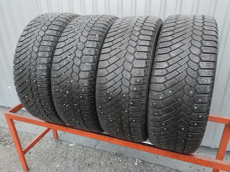 Комплект б/у шин 215/55 R17 Continental ContiIceContact