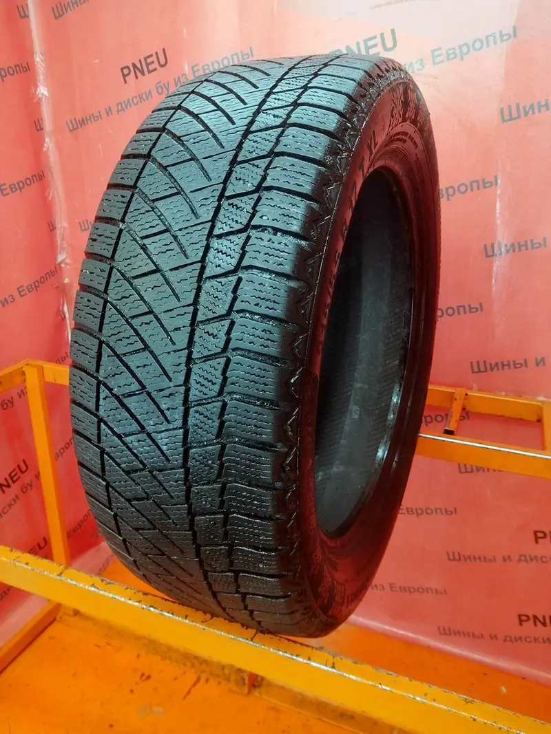 Б/у шина 215/55 R17 Continental ContiVikingContact 6