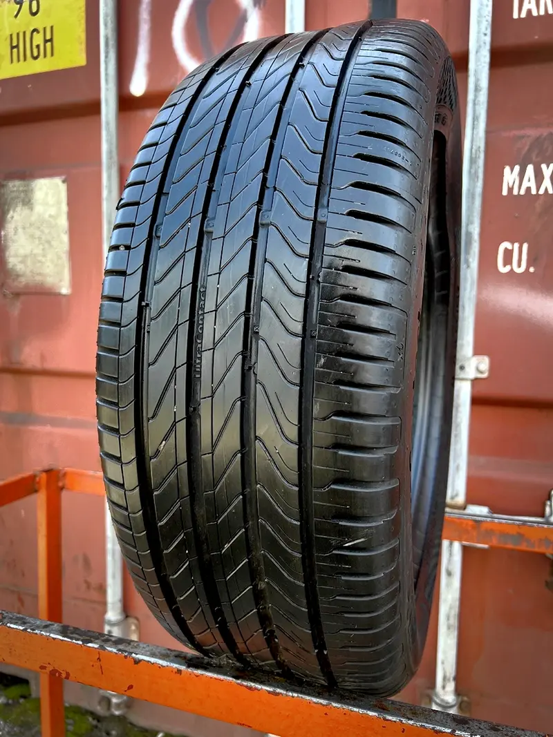 Б/у шина 215/55 R17 Continental UltraContact, фото 1