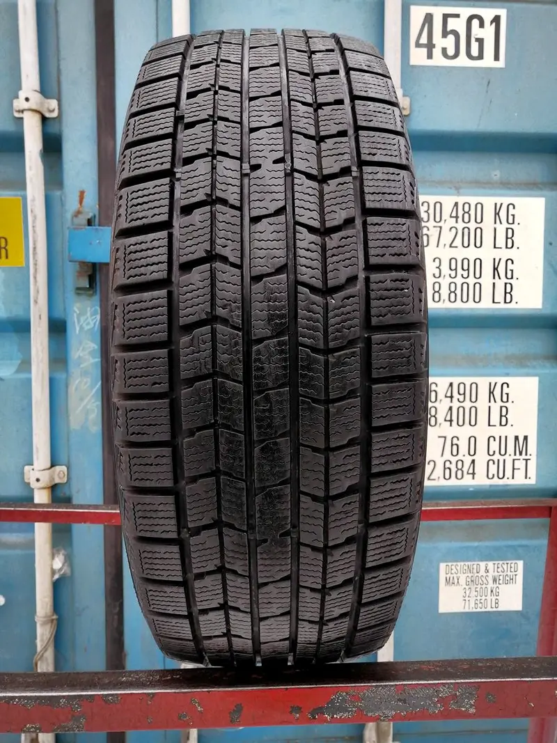 Б/у шина 215/55 R17 Dunlop Graspic DS3