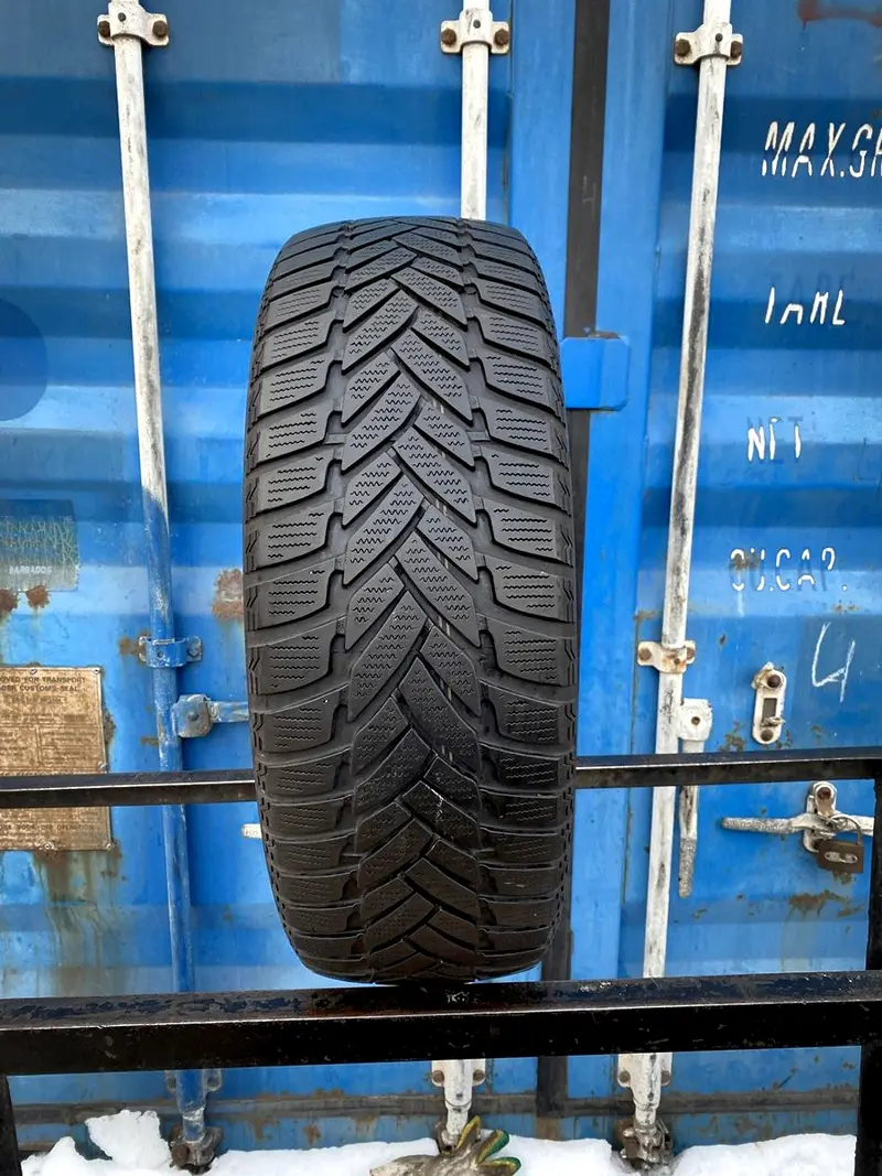 Б/у шина 215/55 R17 Dunlop SP Winter Sport M3