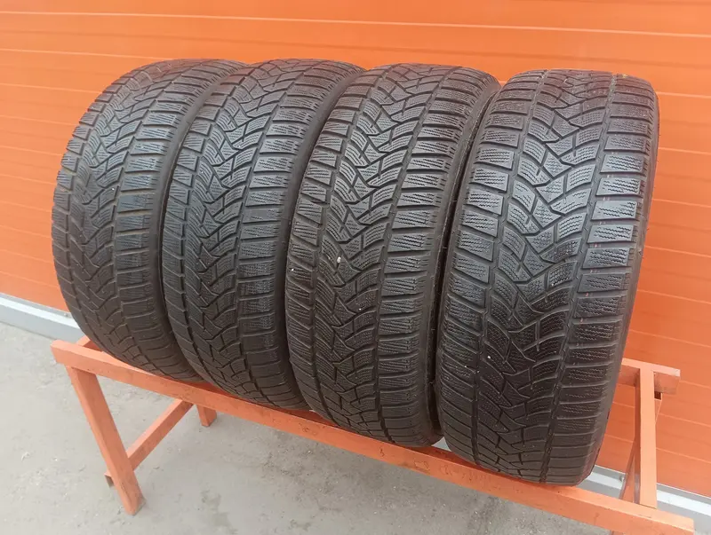 Комплект б/у шин 215/55 R17 Dunlop Winter Sport 5