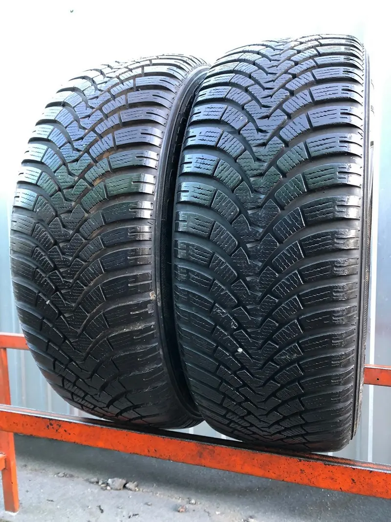 Пара б/у шин 215/55 R17 Falken Eurowinter HS01