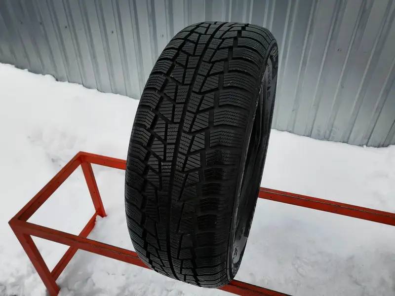 Б/у шина 215/55 R17 General Altimax winter 3