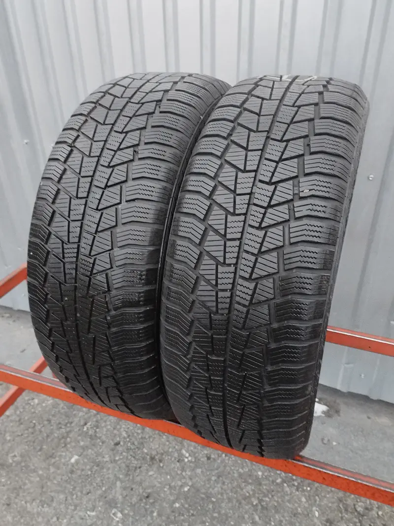 Пара б/у шин 215/55 R17 Gislaved Euro Frost 6