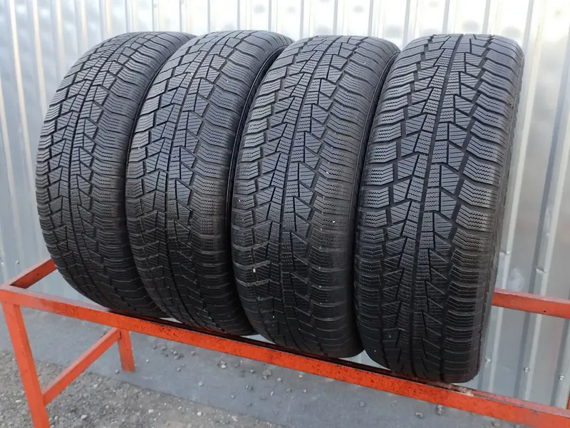 Комплект б/у шин 215/55 R17 Gislaved Euro Frost 6