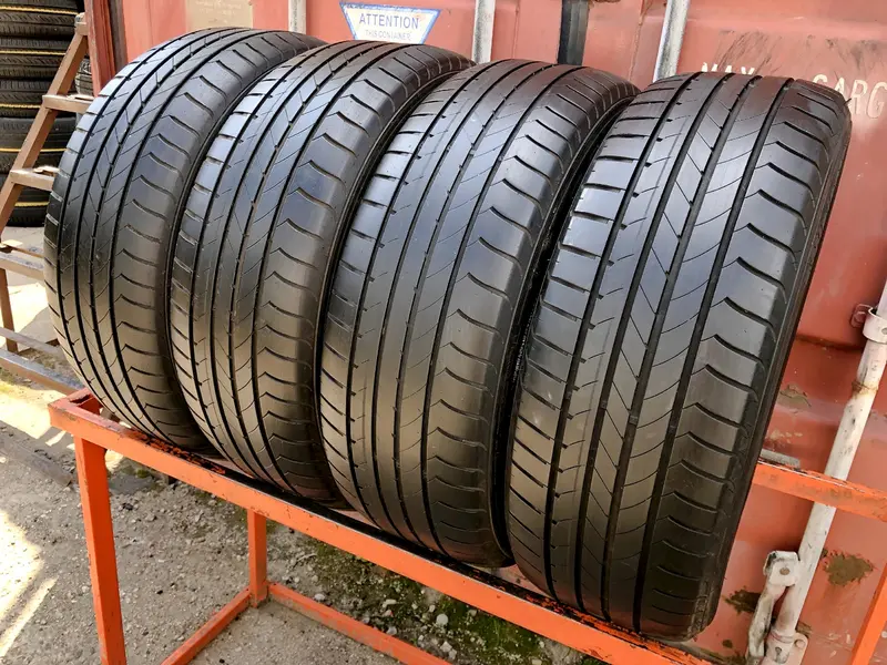 Комплект б/у шин 215/55 R17 Goodyear EfficientGrip