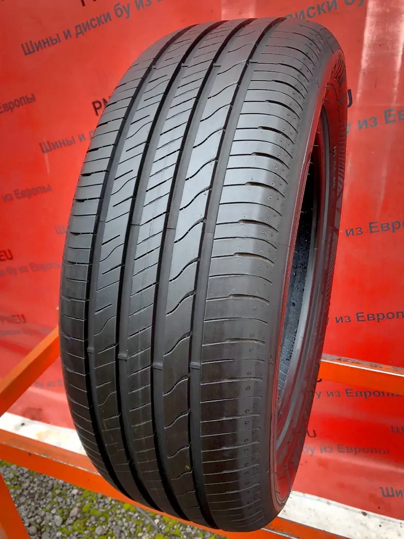 Б/у шина 215/55 R17 Goodyear EfficientGrip Performance 2, фото 1