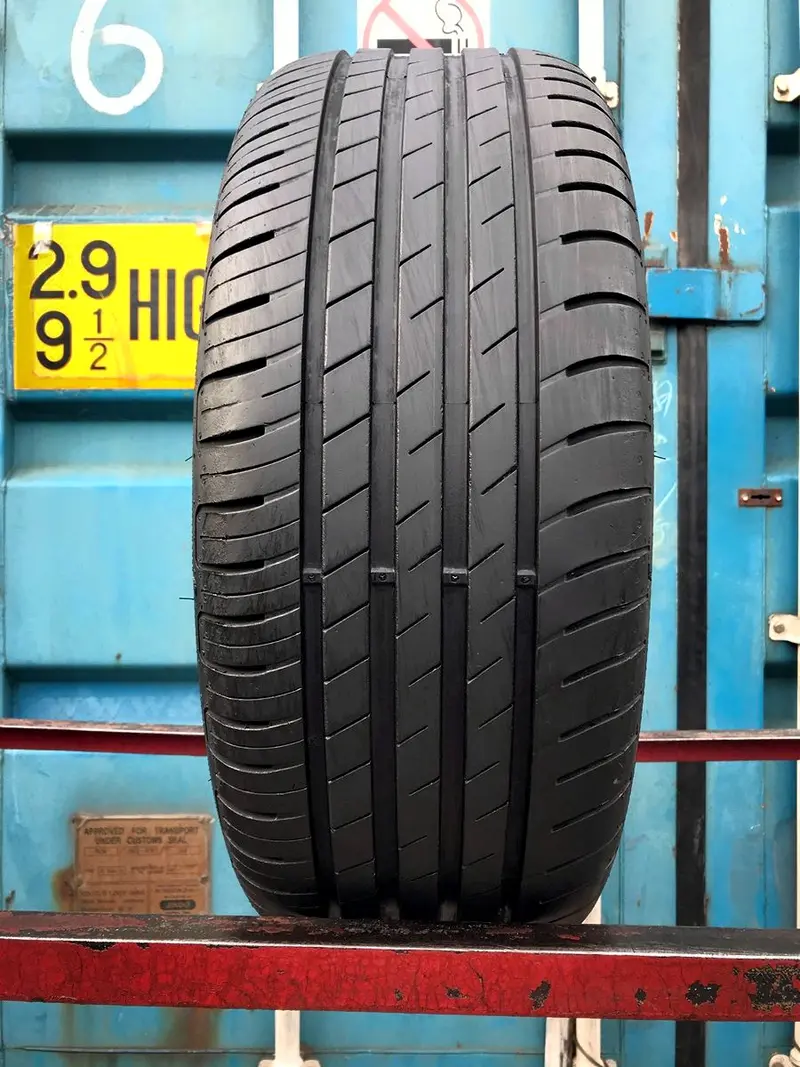 Б/у шина 215/55 R17 Goodyear EfficientGrip Performance, фото 1