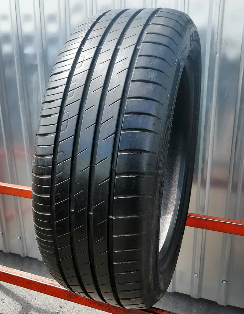 Б/у шина 215/55 R17 Goodyear EfficientGrip Performance, фото 1