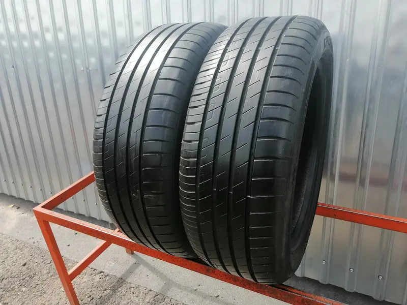 Пара б/у шин 215/55 R17 Goodyear EfficientGrip Performance