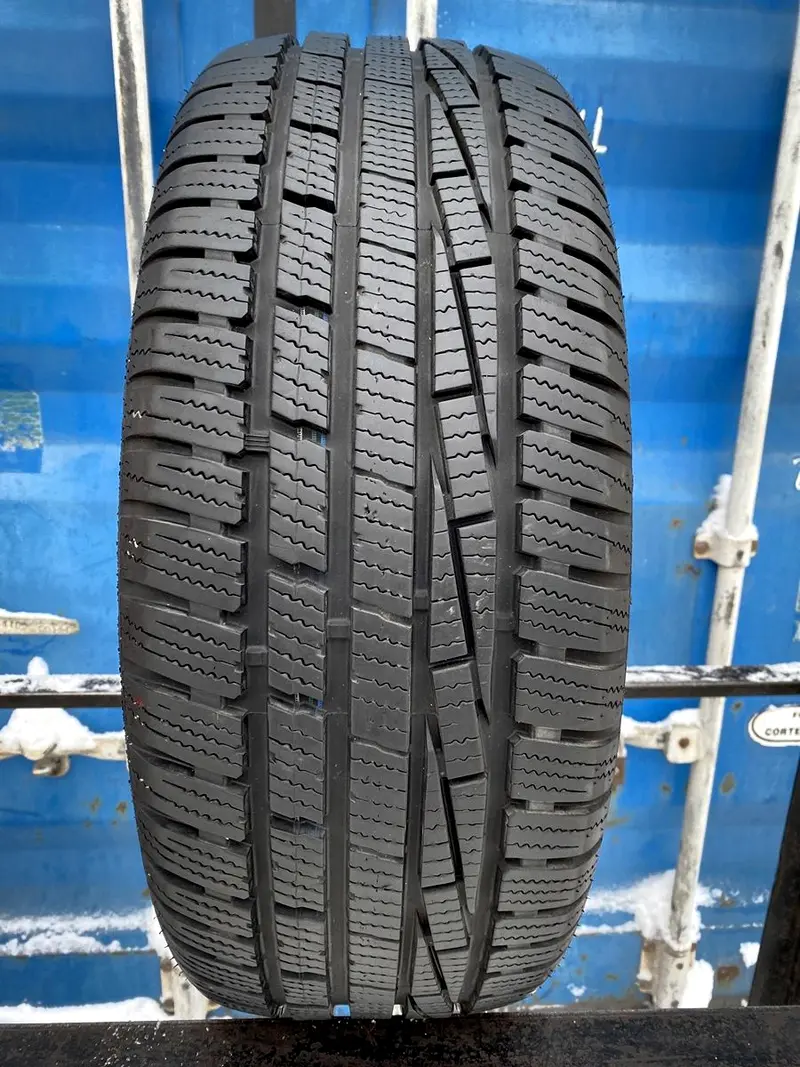 Б/у шина 215/55 R17 Goodyear Ultra Grip Performance