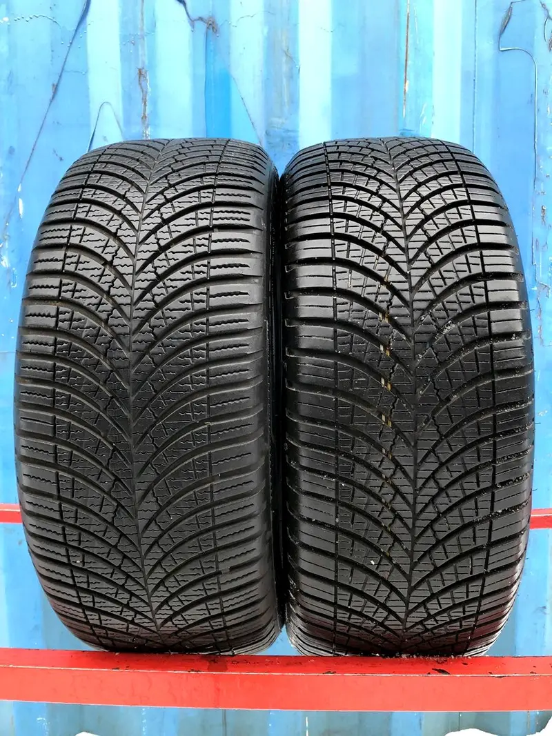 Б/у шина 215/55 R17 Goodyear Vector 4Seasons Gen-3