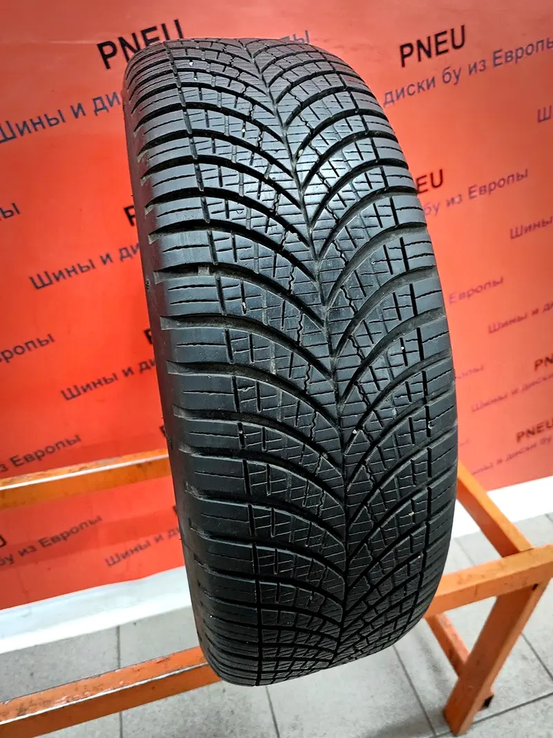 Б/у шина 215/55 R17 Goodyear Vector 4Seasons Gen-3, фото 1