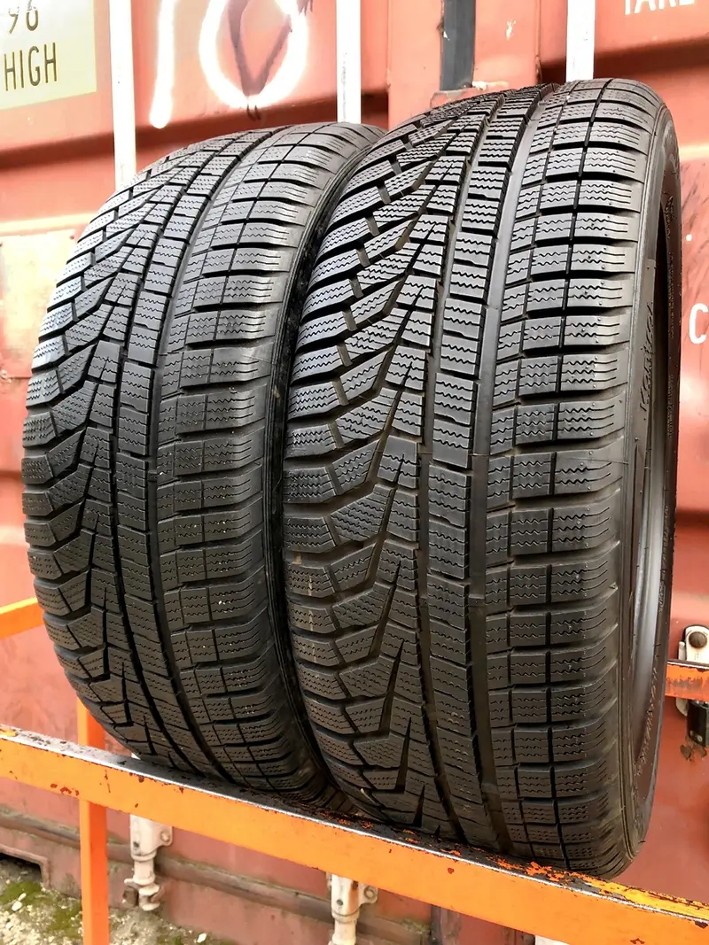 Пара б/у шин 215/55 R17 Hankook Winter I Cept Evo2 W320