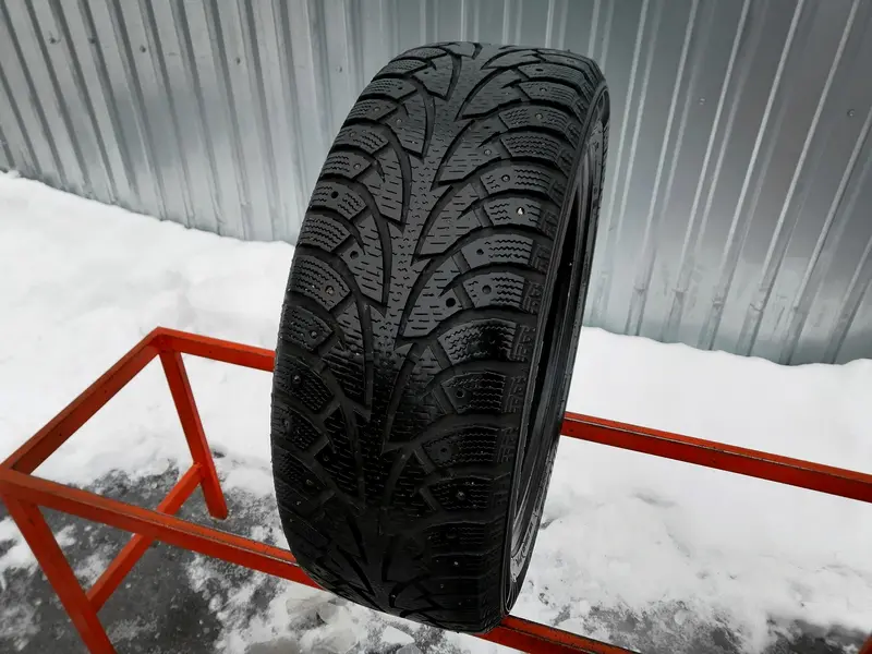 Б/у шина 215/55 R17 Hankook Winter I PIKE RS W419