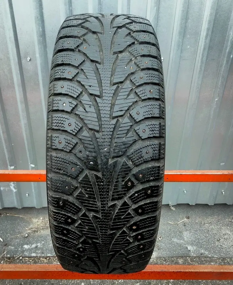 Б/у шина 215/55 R17 Hankook Winter I PIKE W409