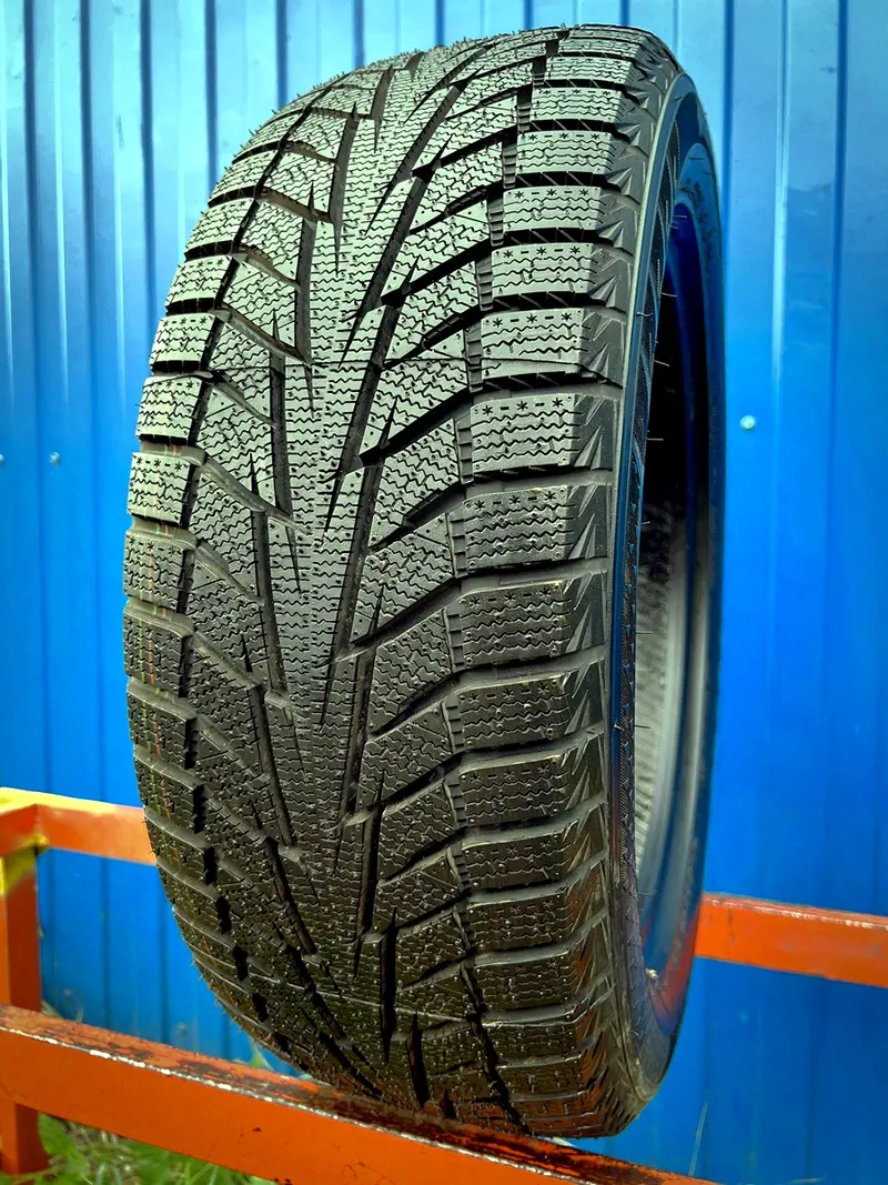 Новая шина 215/55 R17 Hankook Winter i*Cept IZ 2 W616