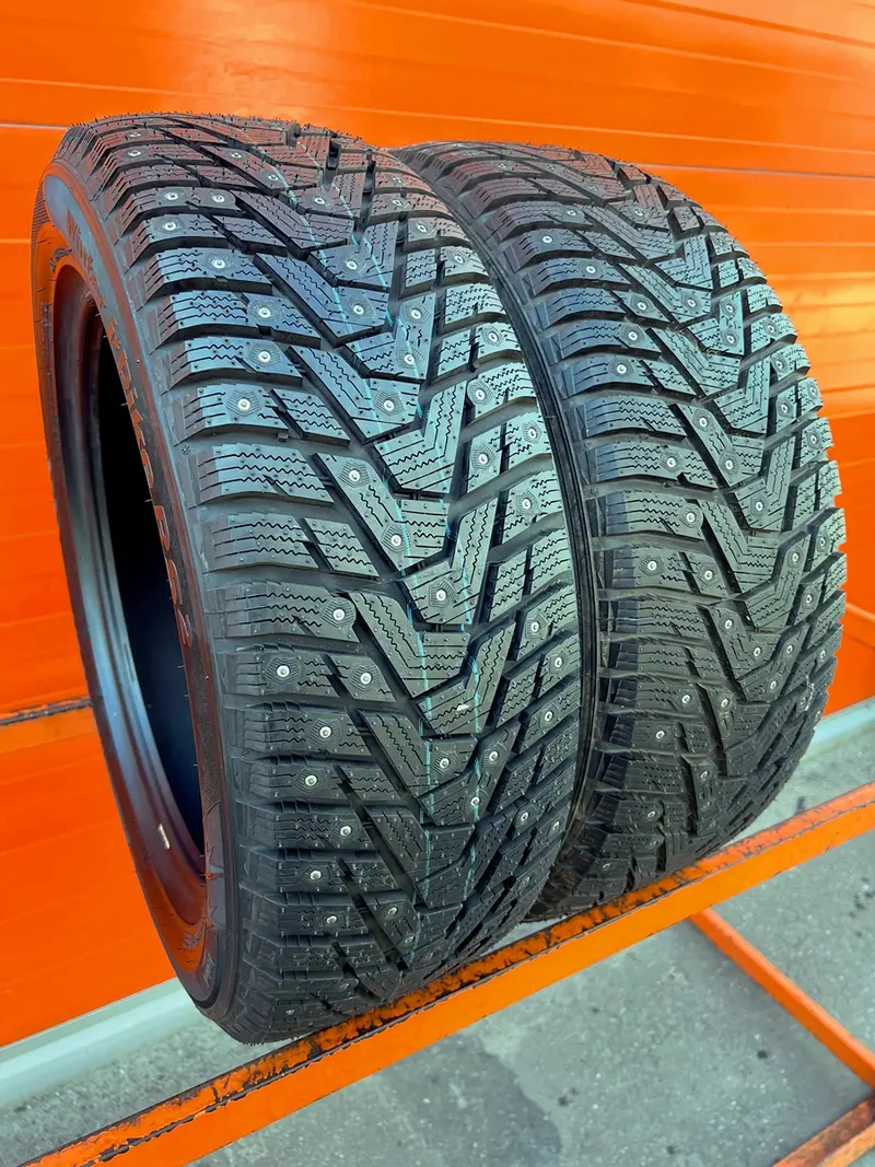 Пара новых шин 215/55 R17 Hankook Winter i Pike RS2 W429, фото 1