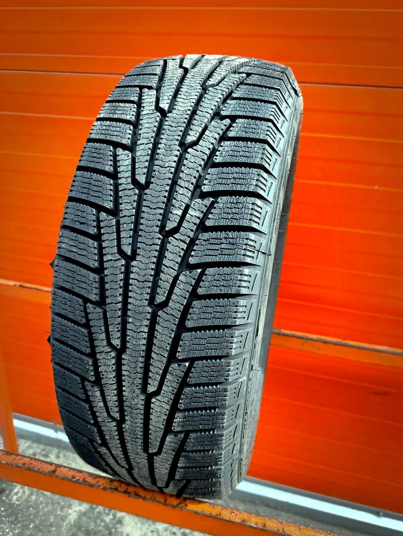 Новая шина 215/55 R17 Ikon Tyres CHARACTER SNOW 2