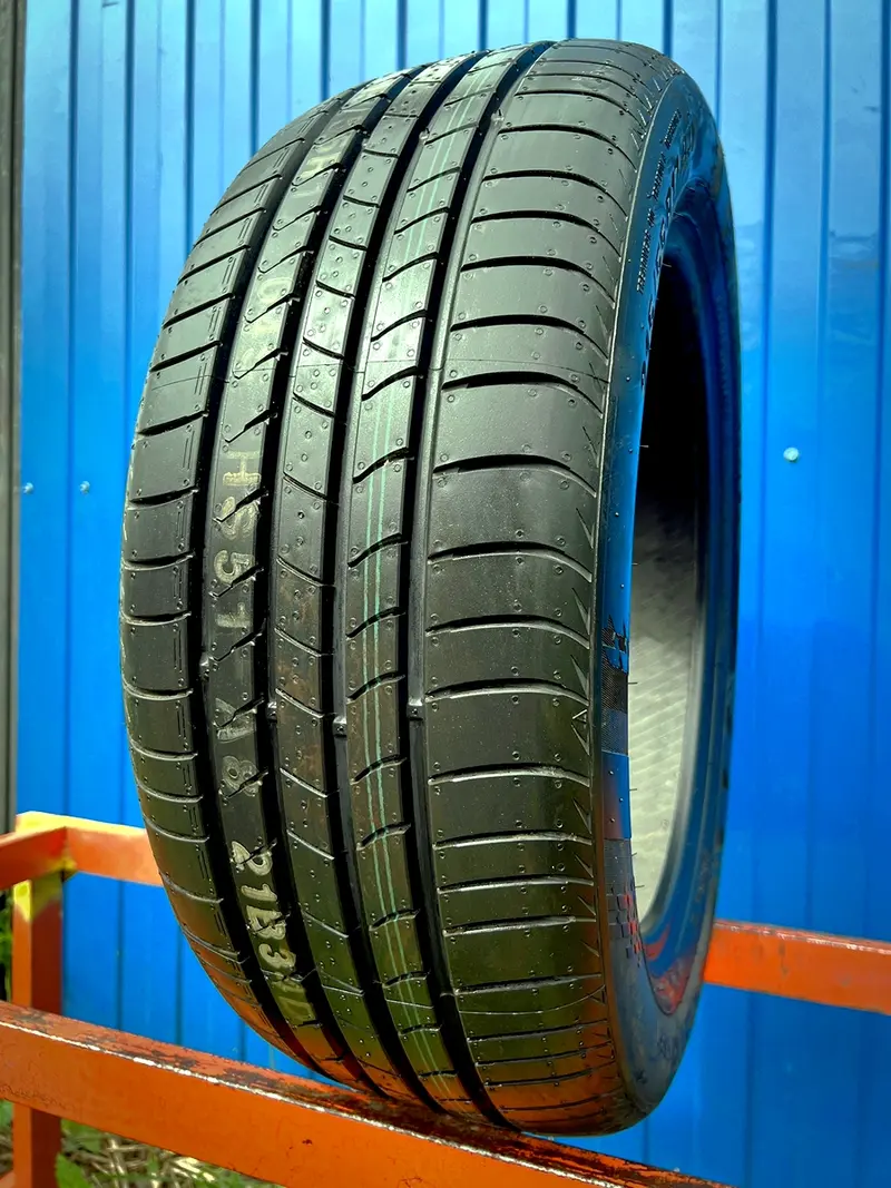 Новая шина 215/55 R17 Kumho Ecsta HS 51