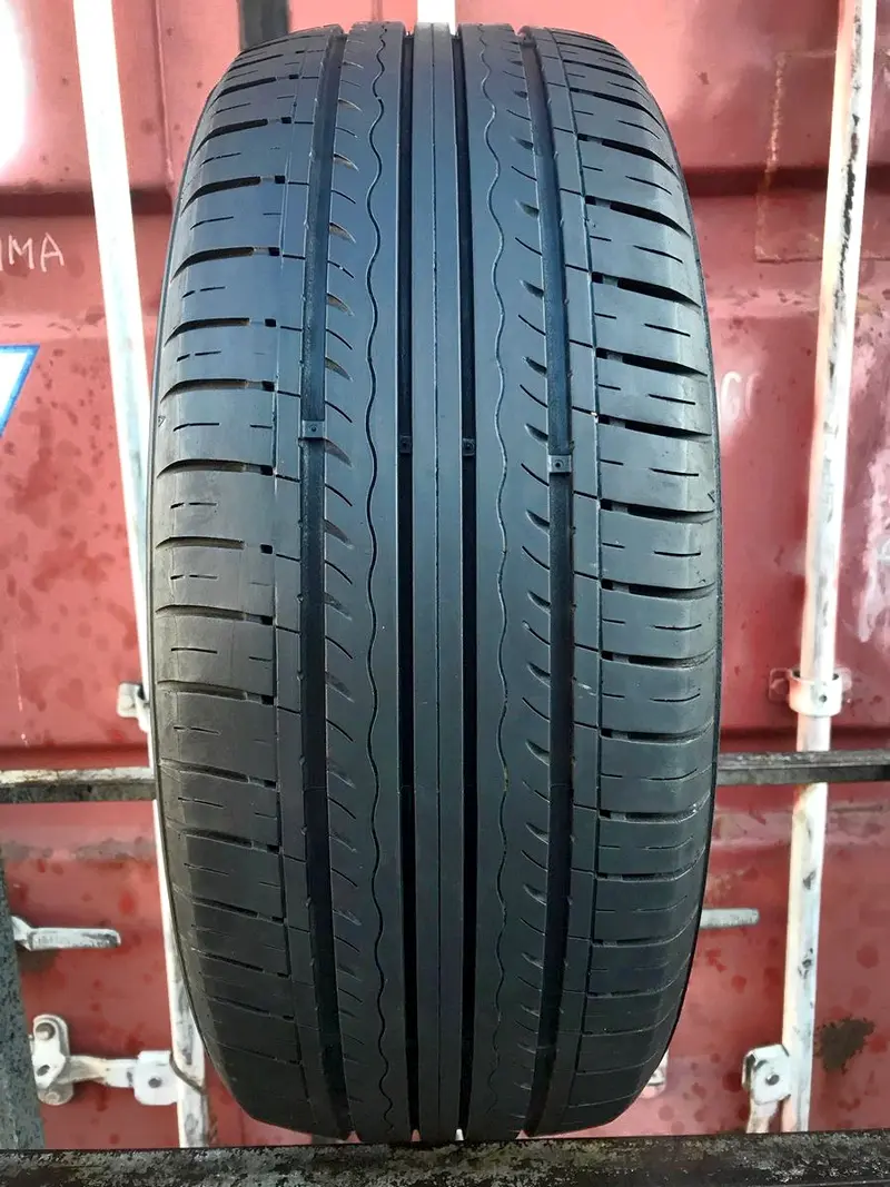 Б/у шина 215/55 R17 Kumho Solus KH 17, фото 1