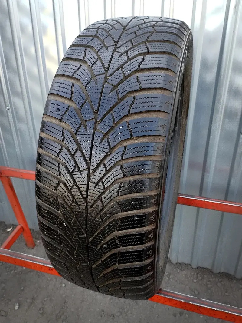 Б/у шина 215/55 R17 Kumho WinterCraft WP52