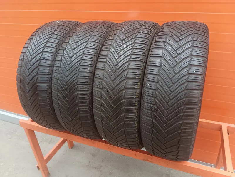 Комплект б/у шин 215/55 R17 Michelin Alpin 6