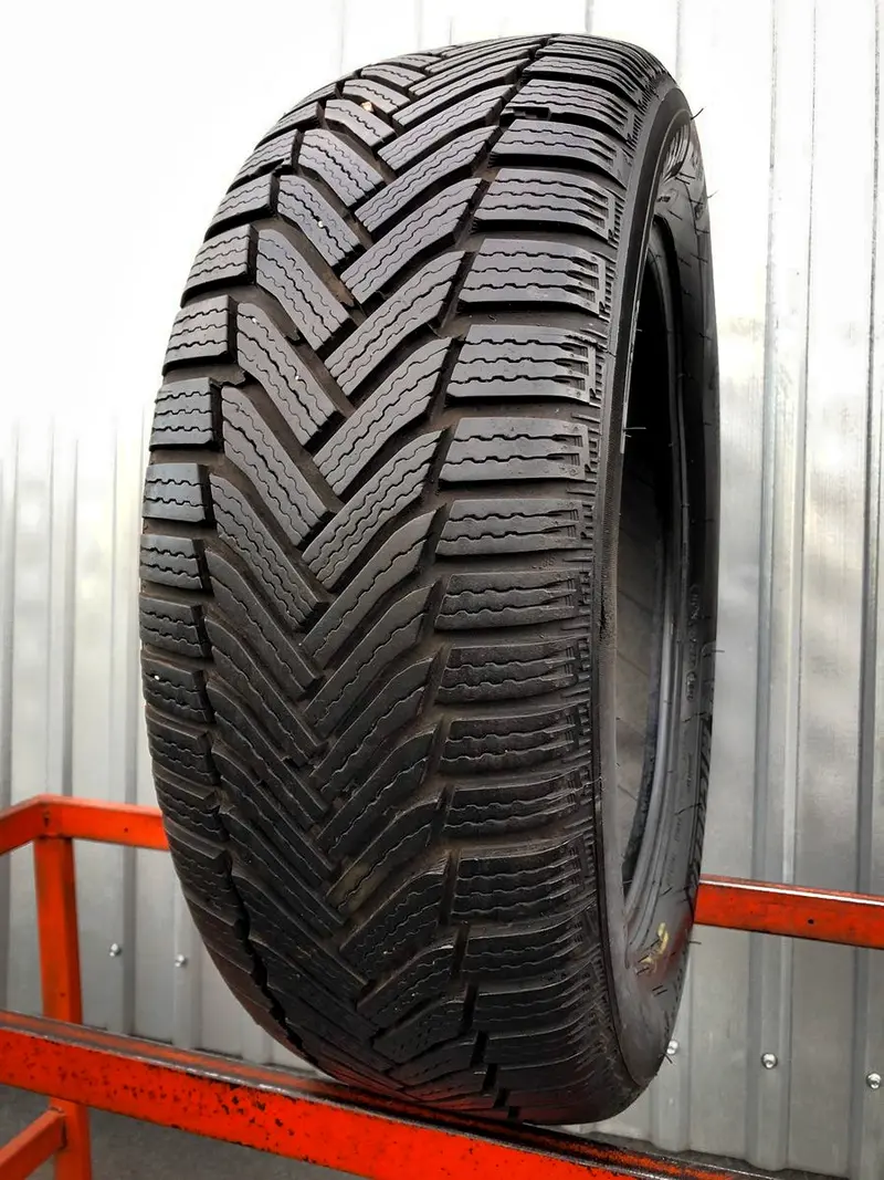 Б/у шина 215/55 R17 Michelin Alpin 6