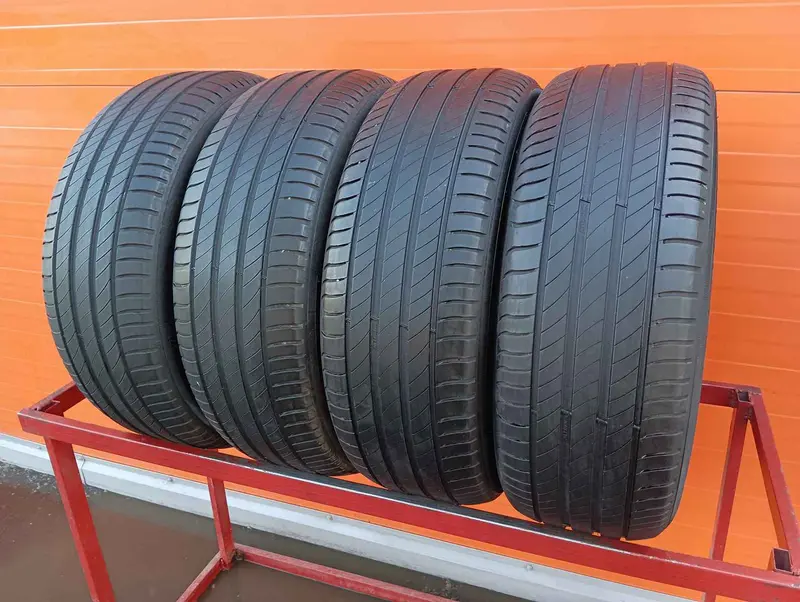 Комплект б/у шин 215/55 R17 Michelin Primacy 4