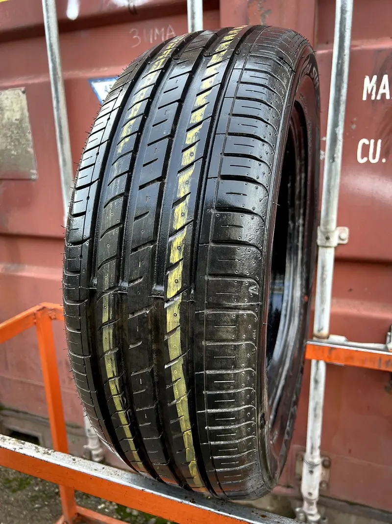 Б/у шина 215/55 R17 Nexen Nfera SU1