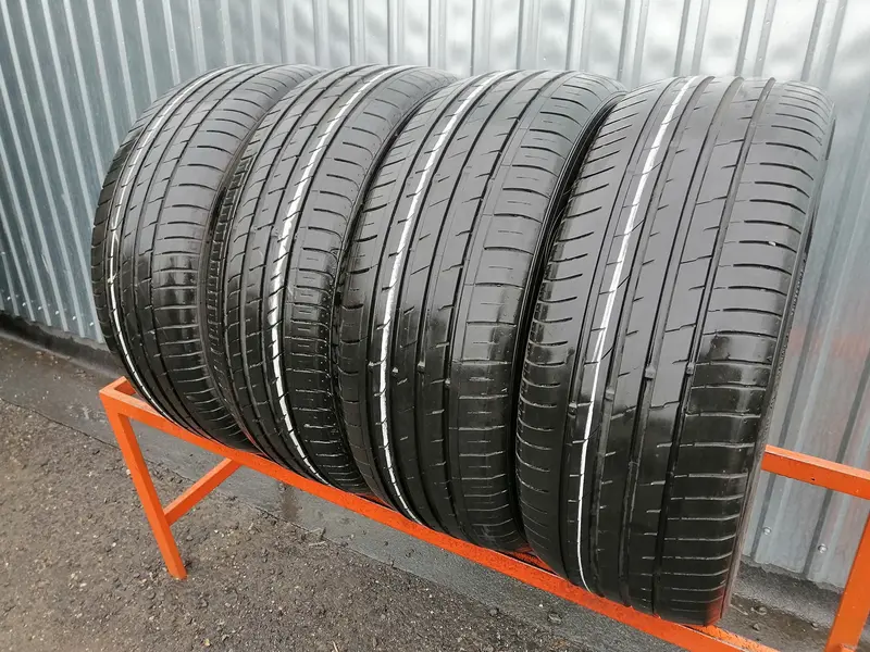 Комплект б/у шин 215/55 R17 Nexen Nfera SU1
