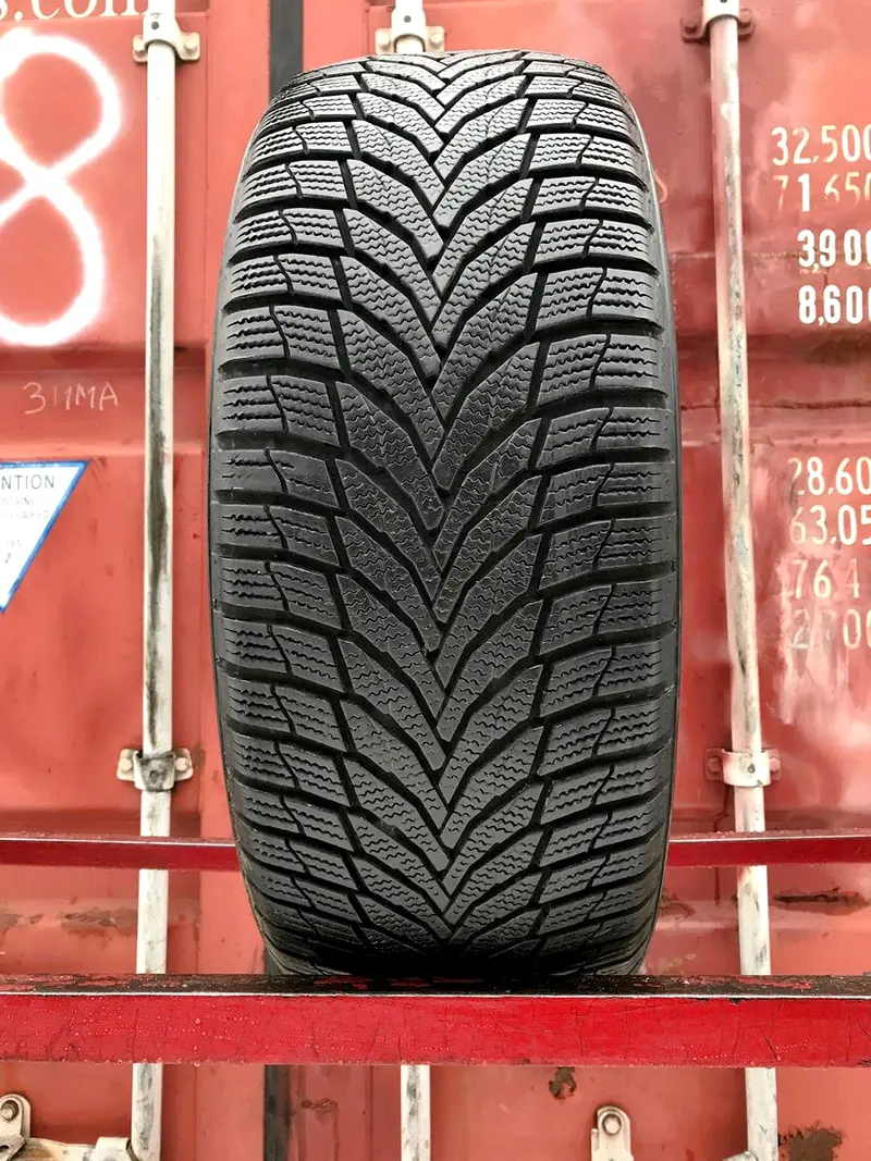Б/у шина 215/55 R17 Nexen Winguard Sport 2