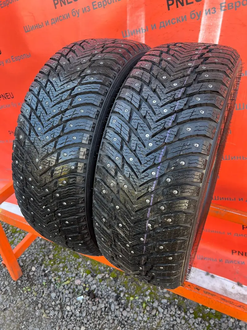 Пара б/у шин 215/55 R17 Nokian Hakkapeliitta 10
