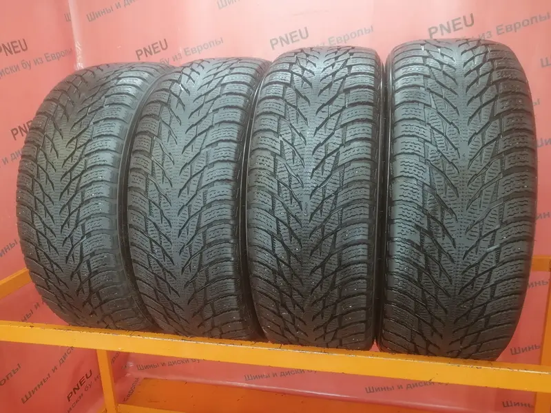 Комплект б/у шин 215/55 R17 Nokian Hakkapeliitta R3