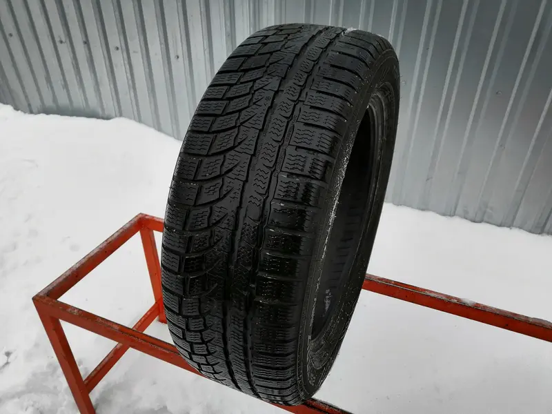 Б/у шина 215/55 R17 Nokian WR A4