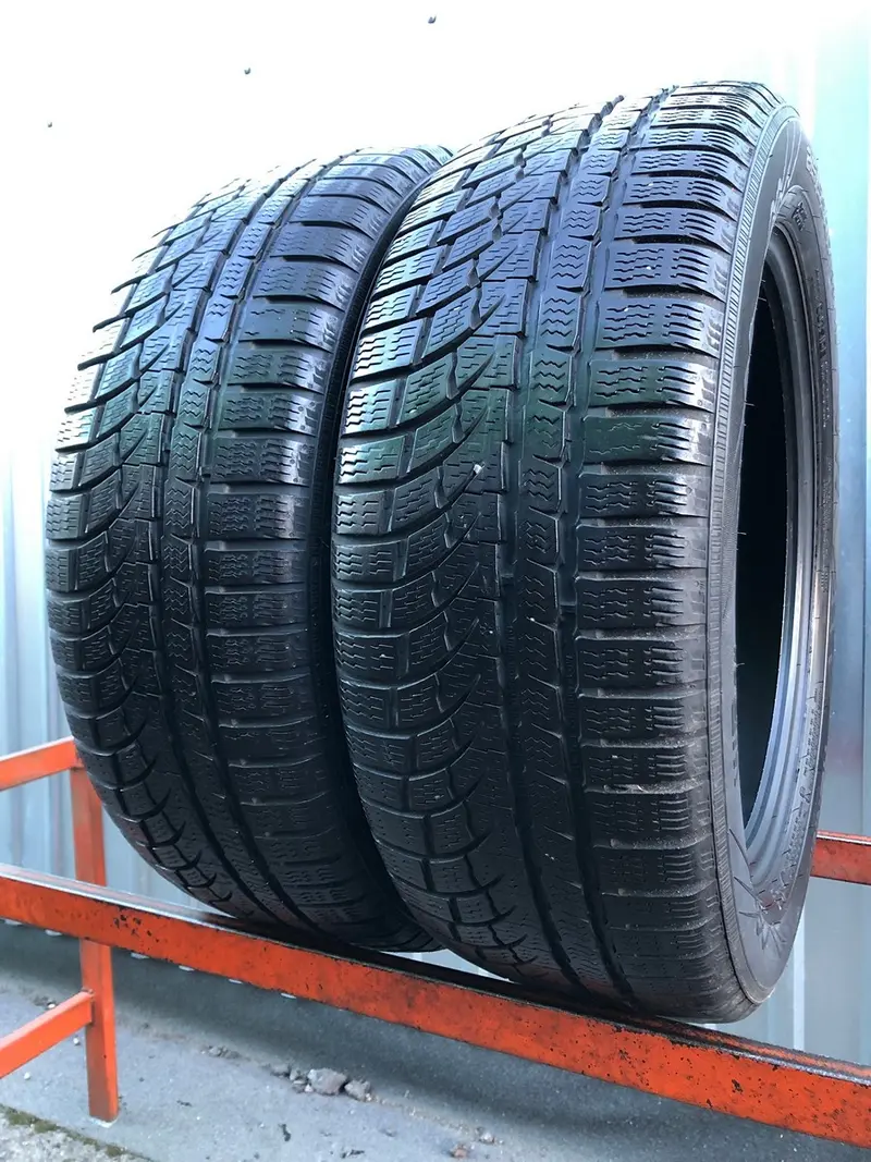 Пара б/у шин 215/55 R17 Nokian WR A4, фото 1