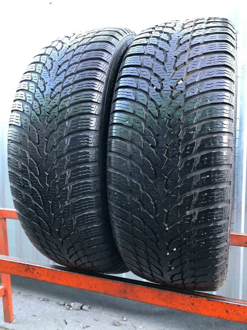 Пара б/у шин 215/55 R17 Nokian WR Snowproof