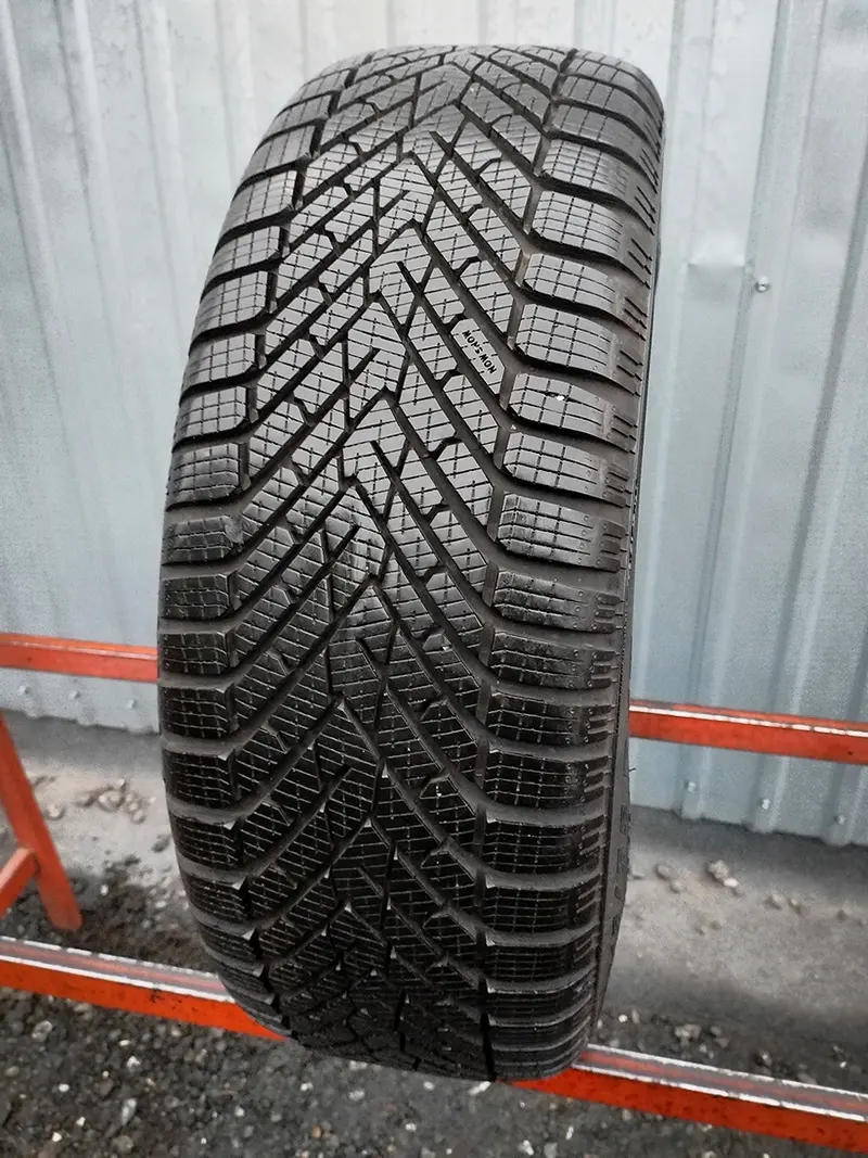 Б/у шина 215/55 R17 Pirelli Winter Cinturato 2
