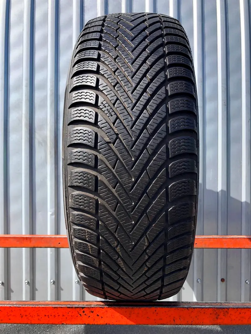 Б/у шина 215/55 R17 Pirelli Winter Cinturato