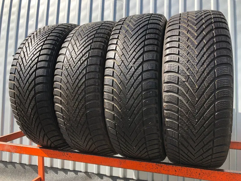 Комплект б/у шин 215/55 R17 Pirelli Winter Cinturato