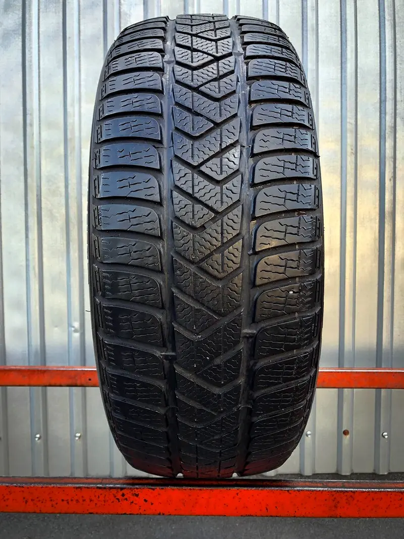 Б/у шина 215/55 R17 Pirelli Winter Sottozero 3