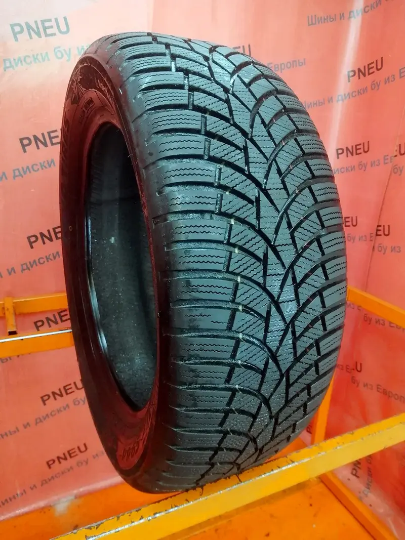 Б/у шина 215/55 R17 Toyo Observe S944