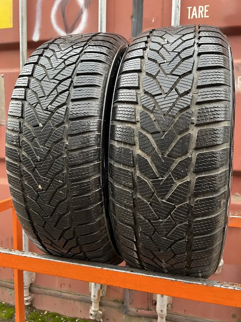 Пара б/у шин 215/55 R17 Uniroyal WinterExpert, фото 1